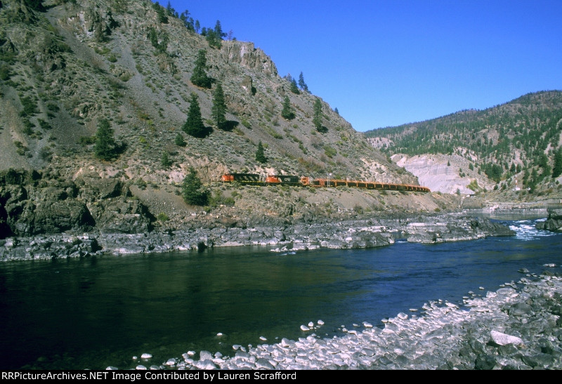 CN 5327 W/B